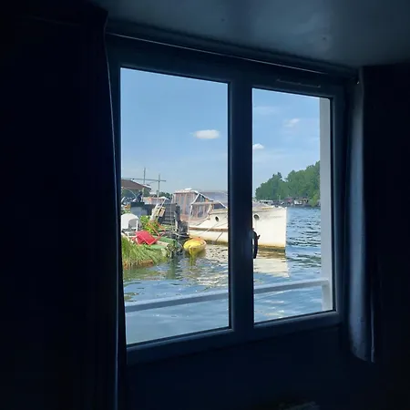 Hotel na wodzie Sur Seine Megalight2